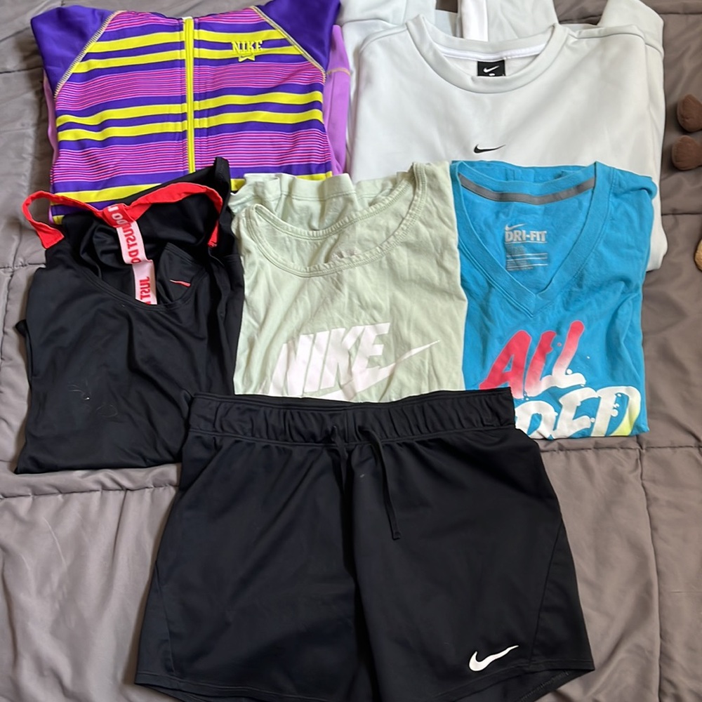 WOMANS NIKE BUNDLE